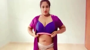 desi indian bhabhi choot me ungli karte huye 1733436816